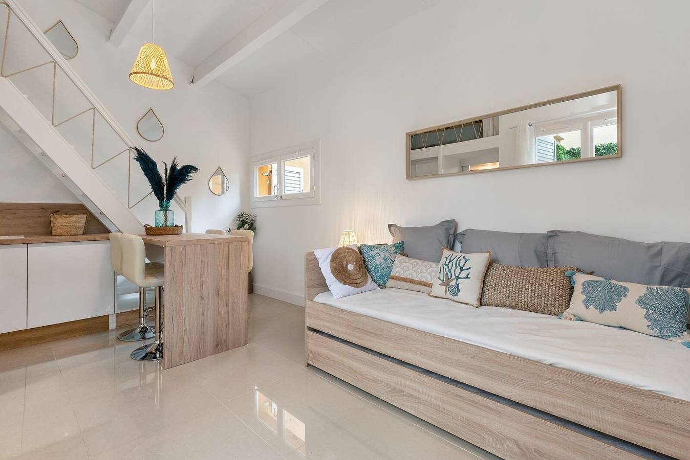 Appartement entier, Appartement "Pinède" avec terrasse privée, Wi-Fi et climatisation in Cap d'Agde, Agde