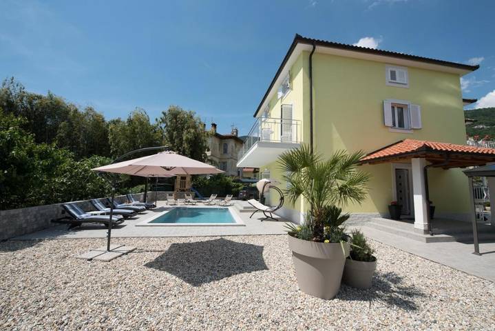 Villa pour 10 personnes, avec jardin ainsi que sauna et piscine à Lovran - 2