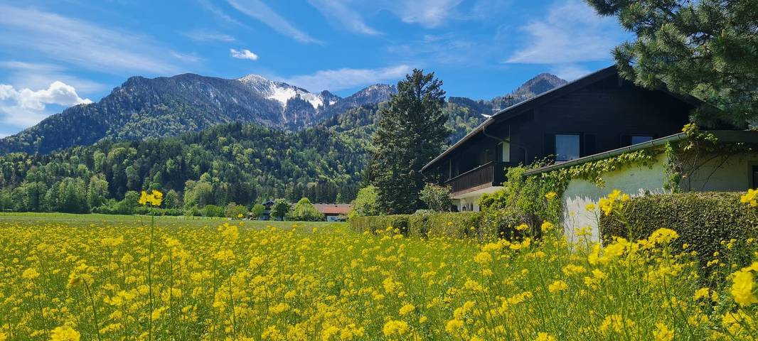 Ganze Wohnung, Ferienwohnung 1 mit Bergblick, Wlan & Balkon in Grassau, Chiemsee