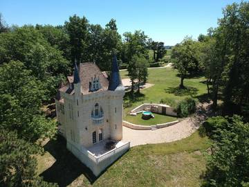 Gîte pour 8 personnes, avec sauna ainsi que jardin et vue à Puisseguin
