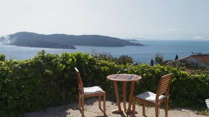 Cottage pour 2 personnes, avec jardin ainsi que balcon et vue dans Île du Levant