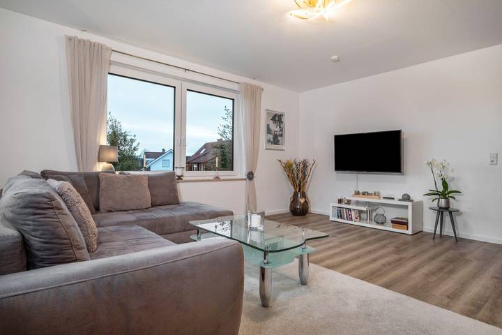 Apartamento entero, Apartamento 'Fewo Hotz Am Golfclub Lindau 1+' con vistas a la montaña, balcón y Wi-Fi in Lindau, Suabia (Baviera)