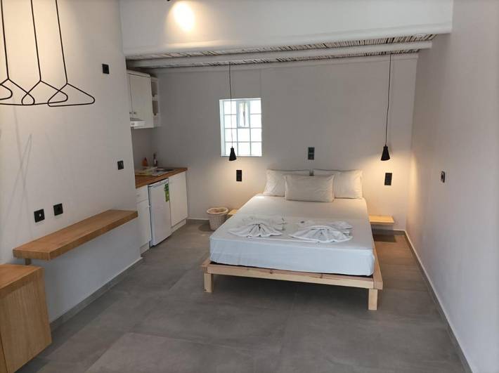 Gîte pour 2 personnes, avec terrasse ainsi que jardin et vue dans Soúgia - 4