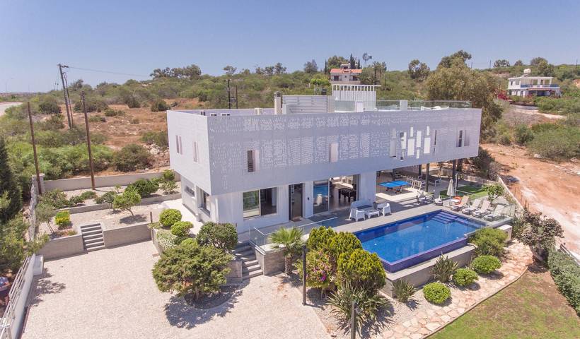 Villa for 14 people, with Ocean view and Balcony as well as Terrace and Garden in Cyprus