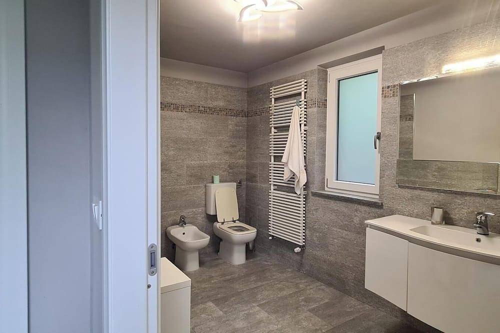 Ganze Wohnung, Villa Fiorita Studio Apartment Lake View in Avigliana, Turin Provinz
