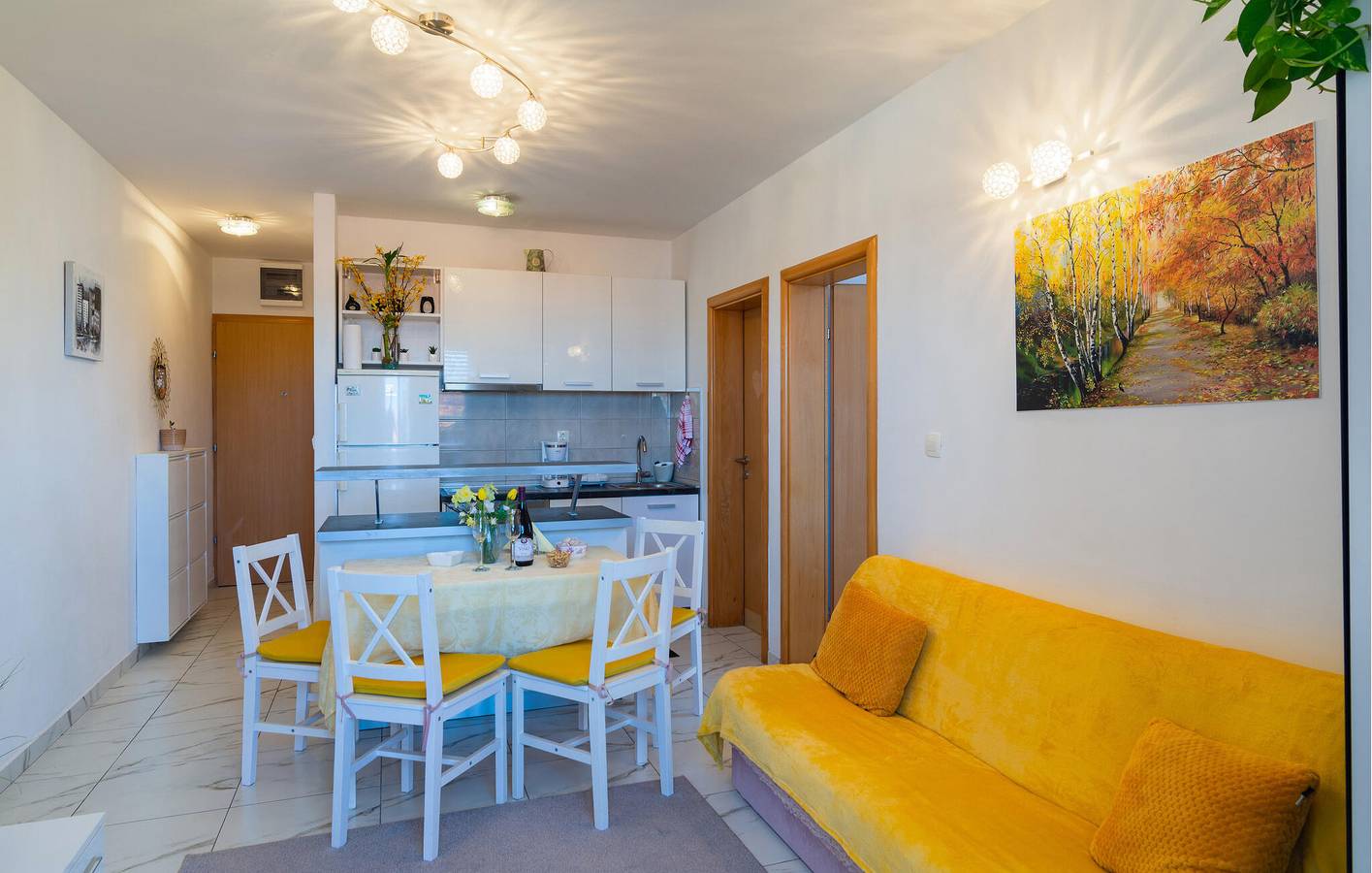 Apartamento vacacional entero, Encantador apartamento con terraza, WiFi y acceso a la playa a 2 km. in Supetar, Brac