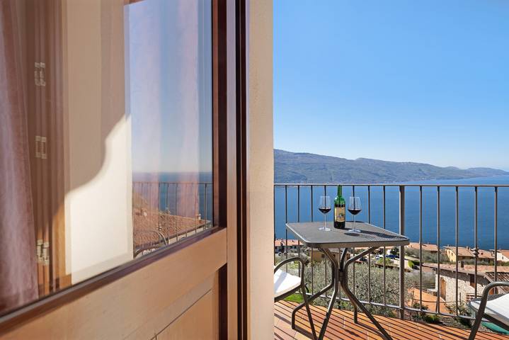 Ferienwohnung für 2 Personen, mit Seeblick und Garten in Tignale - 4