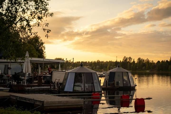 Barco para 3 personas, con jacuzzi además de sauna y terraza - 1