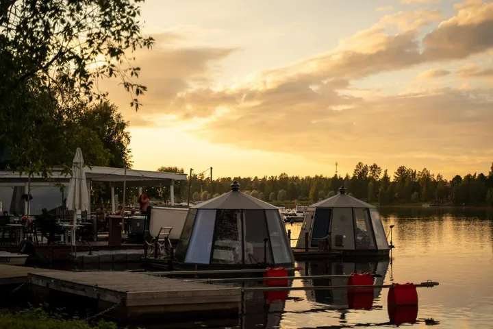 Barco para 3 personas, con sauna además de jacuzzi y terraza - 1