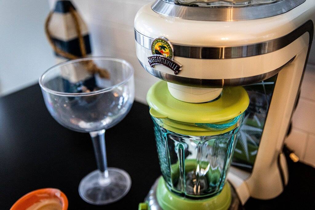 Cozy Cottage at Lake Oconee • Walk-Out Patio • Scenic Porch • Sleeps 8 in Lake Oconee