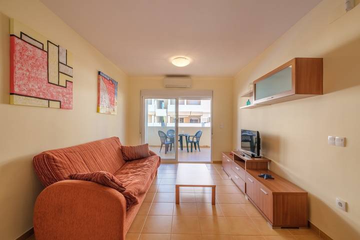 Apartamento entero, Apartamento "Playasol" con piscina compartida, terraza privada y A/C in Zona Triador, Vinaroz
