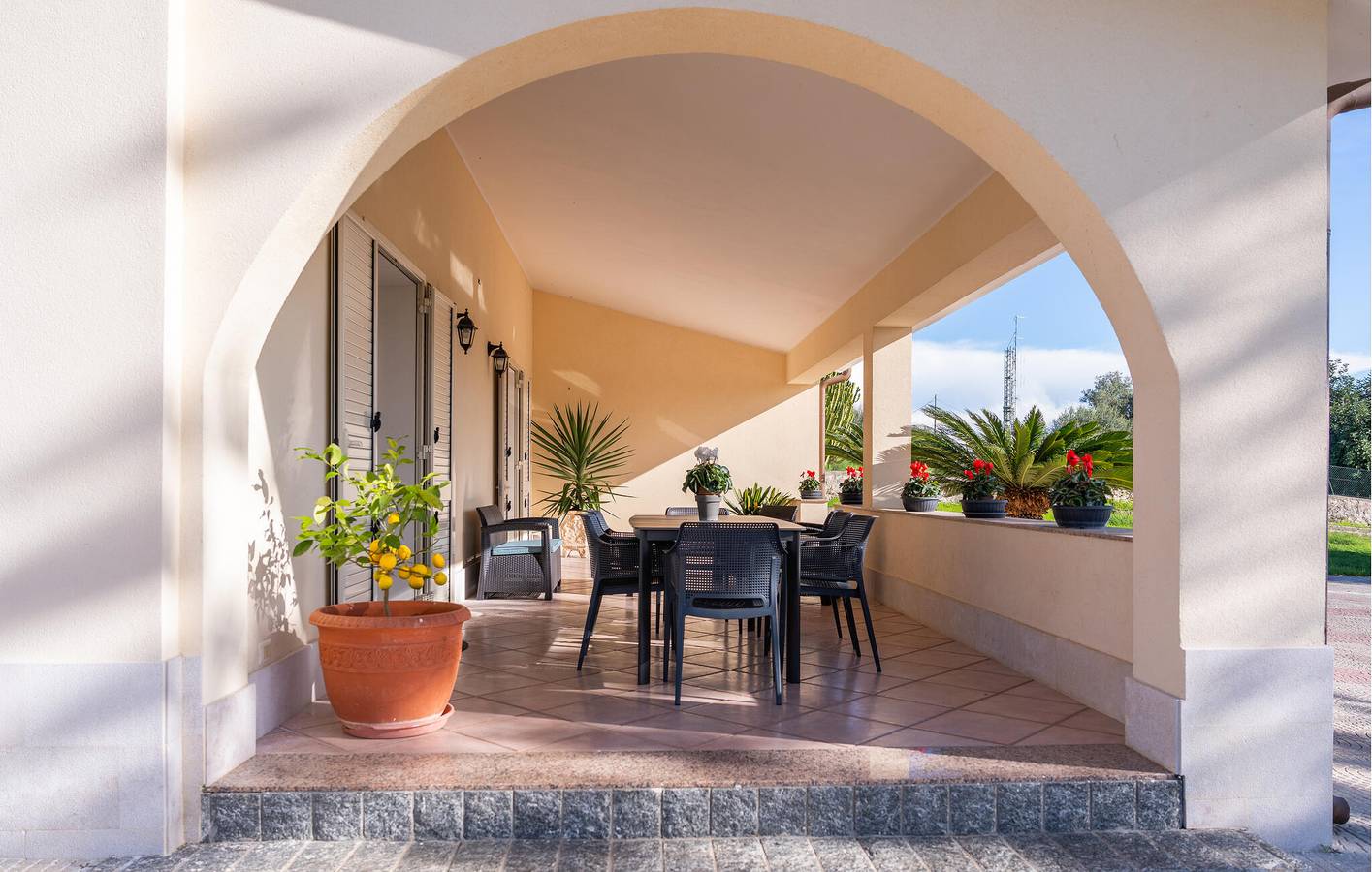 Zonnig vakantiehuis met zwembad, terras en wifi, op 2 km van Solarino in Floridia, Provincie Syracuse