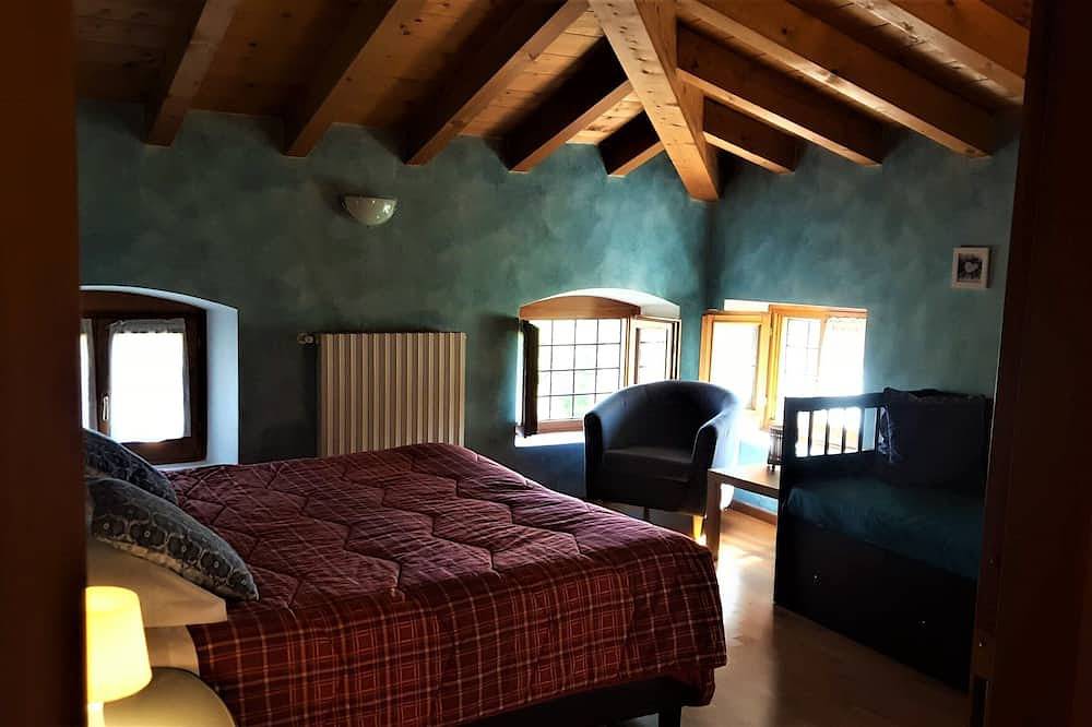 Ganze Wohnung, Gästehaus Poggio Caiar in Caprino Veronese, Gardasee-Berge