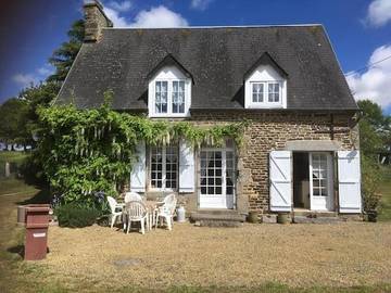 Gîte pour 6 personnes, avec terrasse ainsi que vue et jardin, animaux acceptés à Sourdeval