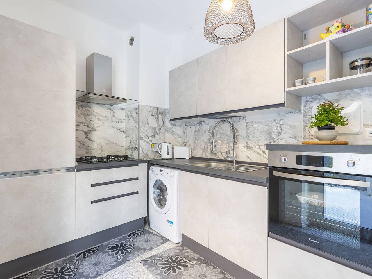 Hel lägenhet, Giardino al Mare in San Remo, Sanremo Kommun