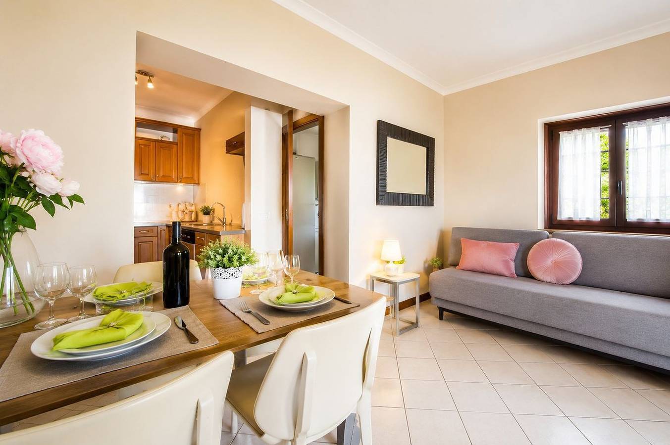Ganze Wohnung, Caninett Ferienwohnung mit Panoramaterrasse in Stazzona, Stazzona und Umgebung