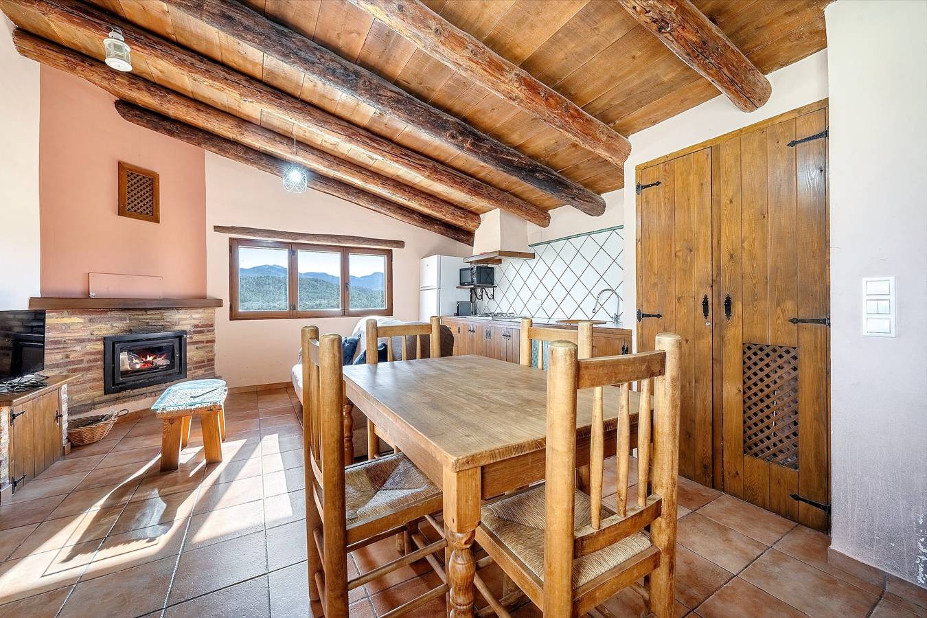 Landhuis 'La Sala' met uitzicht op de bergen, gedeeld zwembad en Wifi, foto 8