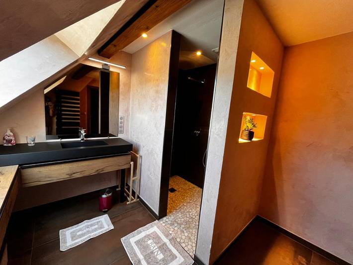 Gîte pour 12 personnes, avec vue et jardin à Lembach - 2