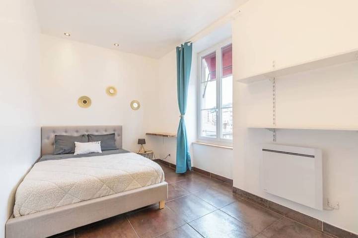 Apartamento entero, Unique industrial loft in city center 130m2, 3 bedrooms, ideal for a family in Le Puy-en-Velay, Alto Loira