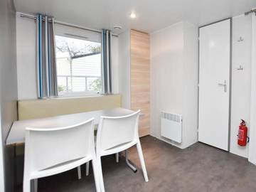 Static Caravan for 4 People in Saint-Christophe-du-Ligneron, Loire Valley, Photo 4