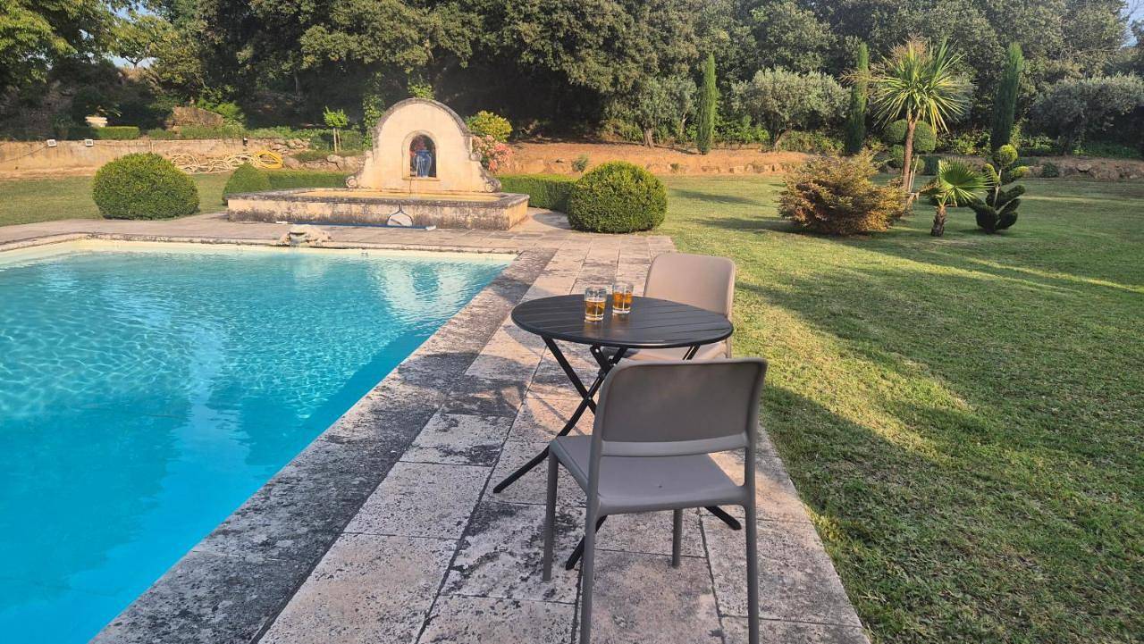 Appartement entier, One-Bedroom Apartment in Puyméras, Parc naturel régional du Mont-Ventoux