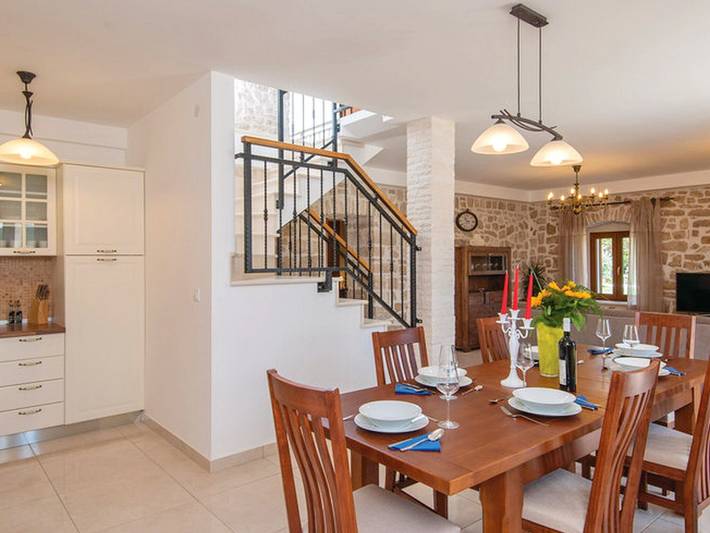 Holiday Home Lovište-Three Bedroom Holiday Home with Pool and  Sea View in Dubrovnik-Neretva