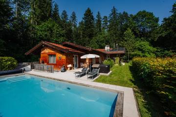 Ferienhaus für 4 Personen, mit Whirlpool und Sauna sowie Garten im Salzburger Land