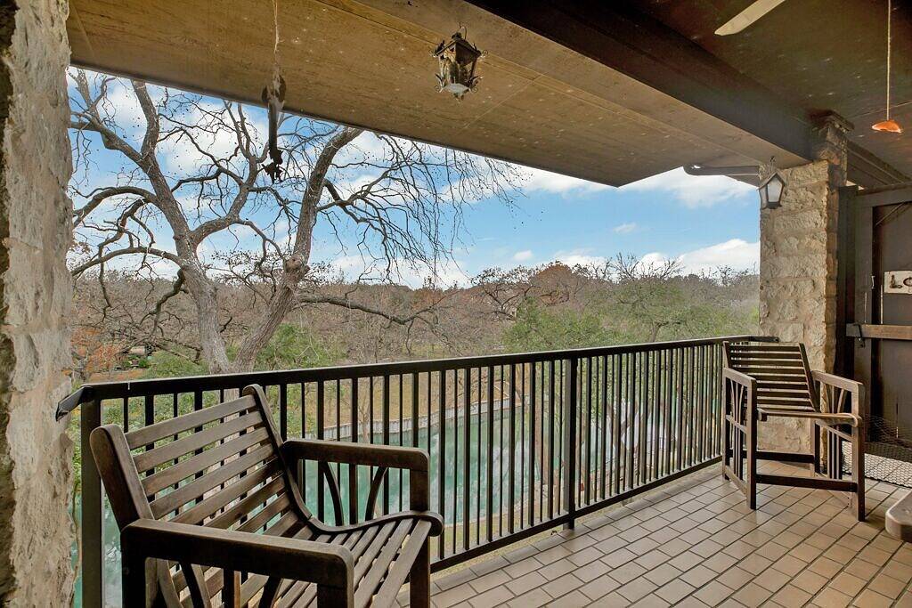 Ganze Wohnung, Das Float Inn. Schöne Wohnung mit Blick auf den Comal, gegenüber der Schlitterbahn in New Braunfels, Comal County