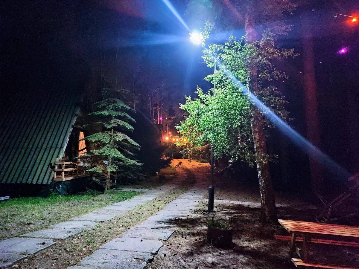 Ośrodek Wypoczynkowy Zakątek, Domki i pokoje w sosnowym lesie in Kąty Rybackie, Zatoka Gdańska