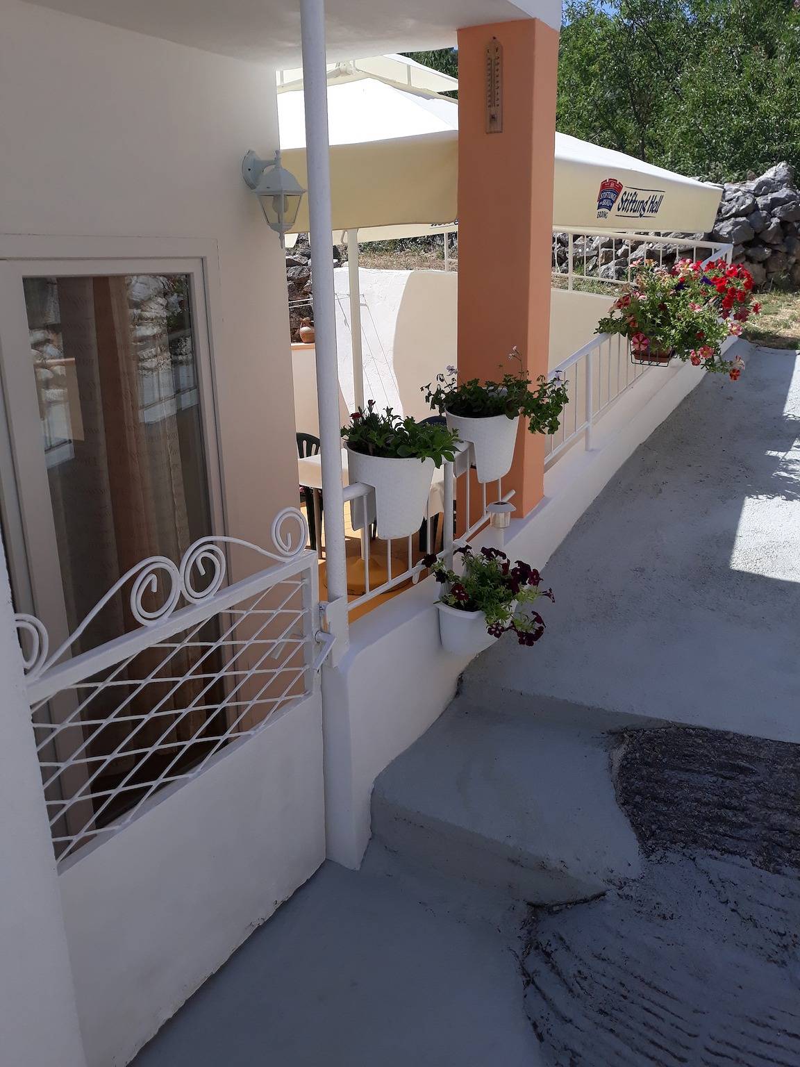 Ganze Wohnung, 1-Zimmer-Ferienwohnung mit Terrasse Tisno, Murter A-4298-a in Tisno, Murter