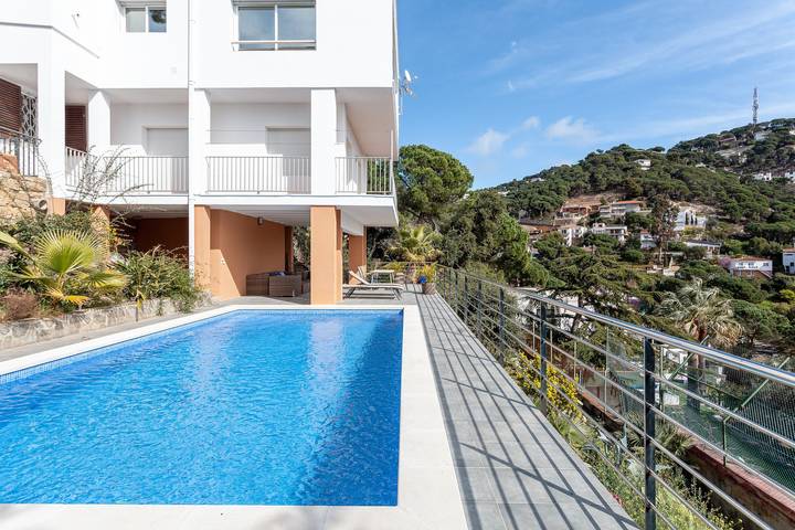 Villa pour 8 personnes, avec jardin, animaux acceptés - 1