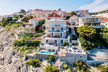 Villa mit pool für 8 Personen, mit Garten und Ausblick sowie Pool in Dubrovnik