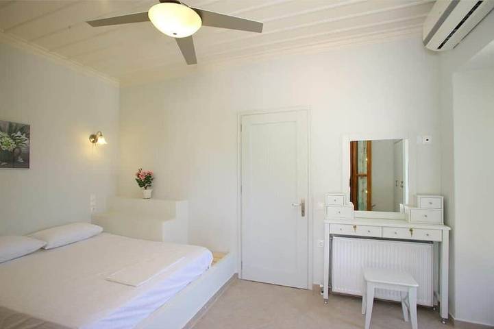 Lux. Villa, ruhig, Aussicht! in Skopelo Dorf, 10 Minuten zu Fuß von der Stadt, Strand, kein Auto ne in Skopelos Stadt, Sporaden