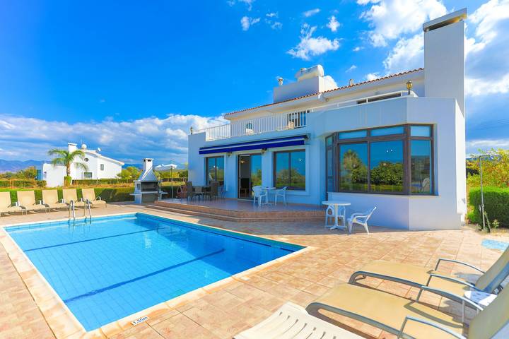 Villa for 8 personer, med Balkon og Terrasse samt Have i Cypern