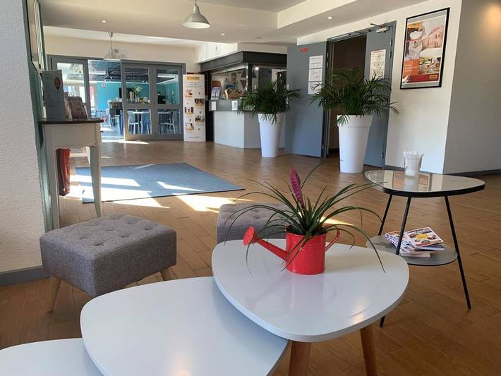 Hôtel pour 3 personnes, avec Terrasse à Chambray-lès-Tours