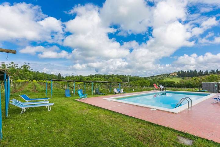 Villa pour 5 personnes, avec Balcon/Terrasse ainsi que Jardin et Piscine à Monteriggioni