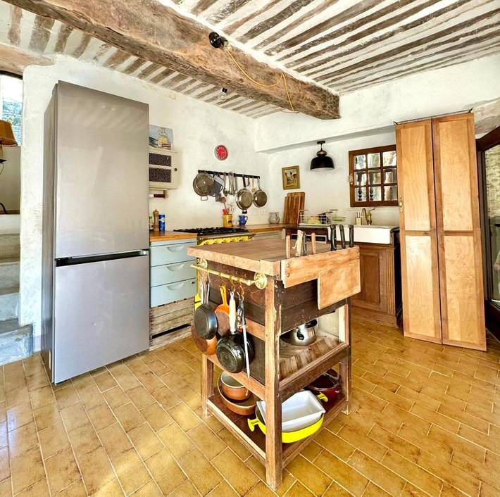 Location de vacances pour 4 personnes, avec vue et jardin à Caseneuve - 3