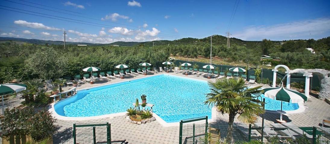 Casa vacanza per 6 persone, con Terrazza e Giardino nonché Piscina a Scialmarino