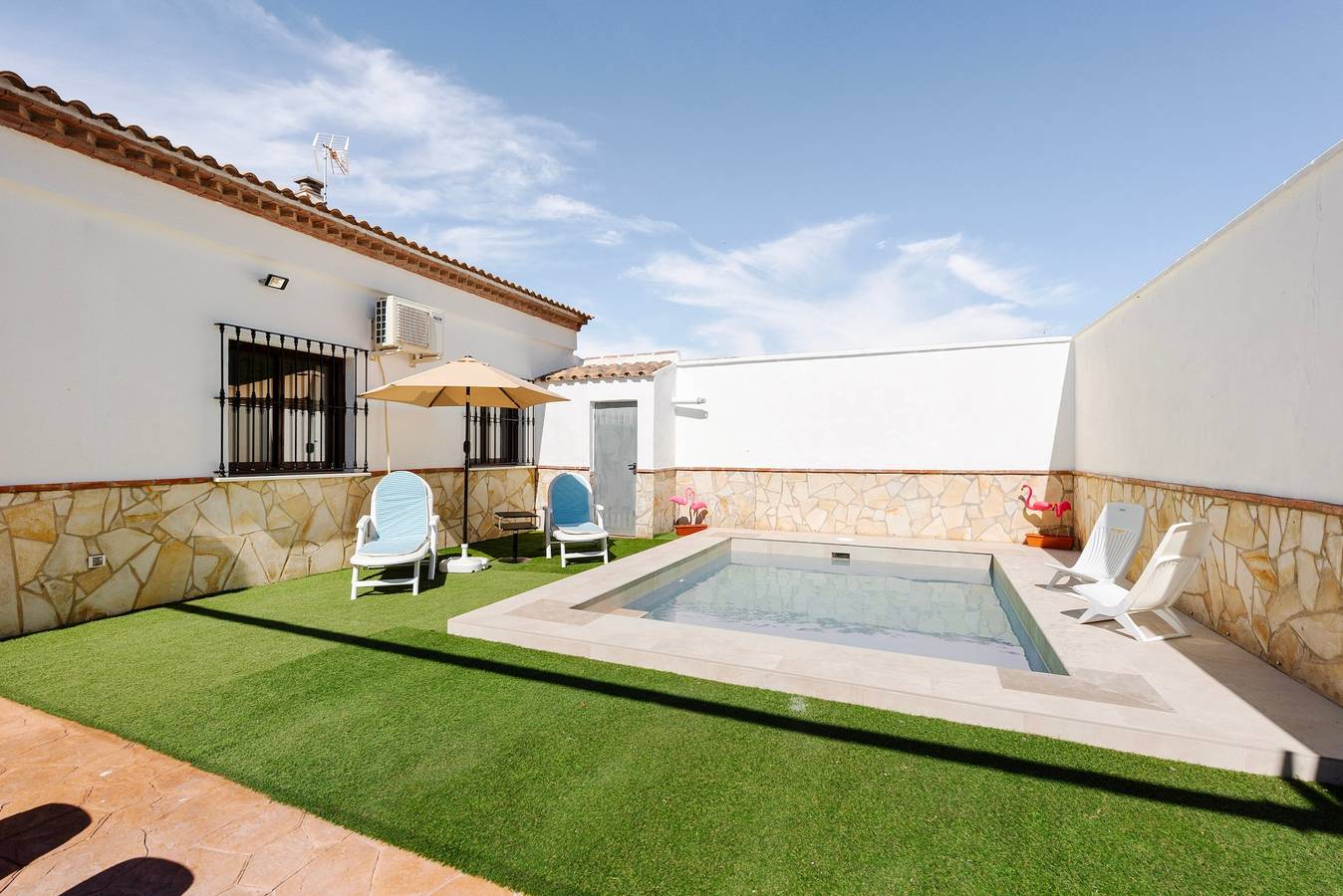 Casa de vacaciones 'Miró' con vistas a la montaña, piscina privada, wifi y aire acondicionado in Humilladero, Provincia de Málaga
