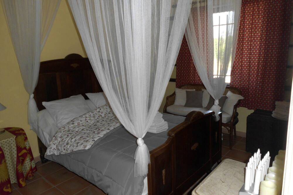 Promo!!Calme Absolu sur 15 Hectares Privés en Colline,Animaux Admis, Pisc.Chauff in Mazaugues, Région de Brignoles