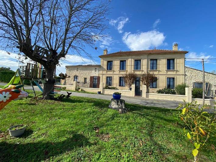 Chambre d’hôte pour 3 personnes, avec jardin et piscine à Berson