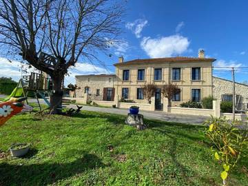 Chambre d’hôte pour 3 personnes, avec piscine et jardin à Berson