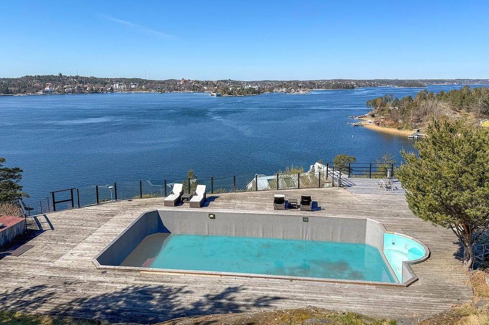 Lovely home in Saltsjöbaden with sauna in Nacka, Stockholmer Schärengarten