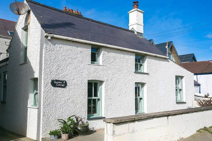 Cottage for 4 people, with terrace, with pets in Rhosneigr