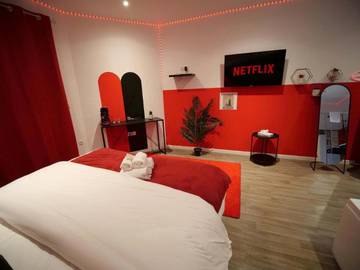 Gîte pour 2 personnes, avec jacuzzi à Croix (homonymie)