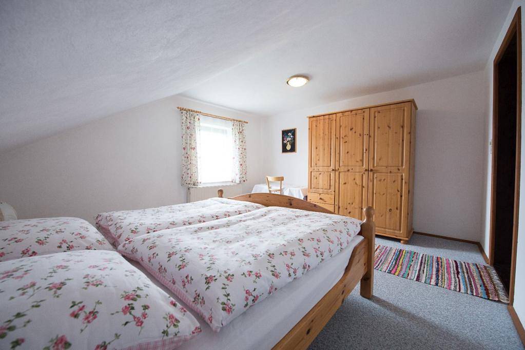 Biohof Himbrechtsöd - Ferienwohnung 1 mit Balkon und schöner Aussicht in Waidhofen an der Ybbs, Mostviertel Region