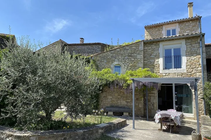 Gîte pour 6 personnes, avec jardin - 1