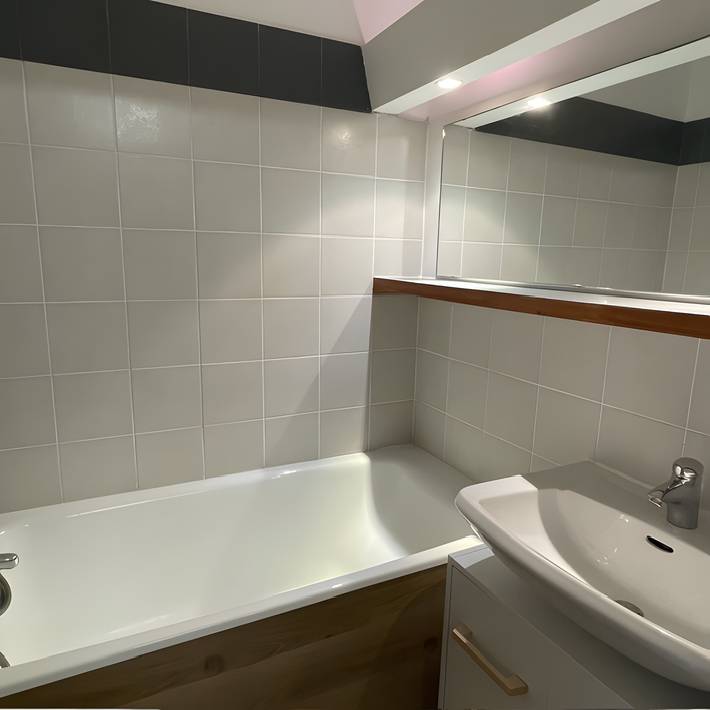 Apartamento entero, Apartamento '- Les 2 Alpes' con vistas a la montaña, piscina compartida y wifi in Mont-de-Lans, Les Deux Alpes