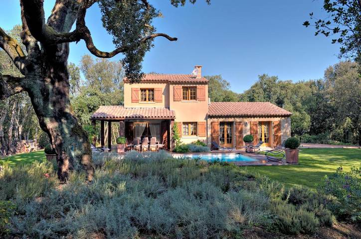 Villa pour 8 personnes, avec jardin ainsi que piscine et vue