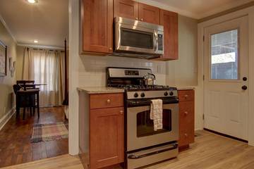 Bungalow for 8 Guests in Atlanta, Fulton County, Picture 2